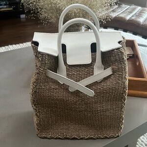 Dans La Main Neutral Seagrass Kelly with White Leather Bag